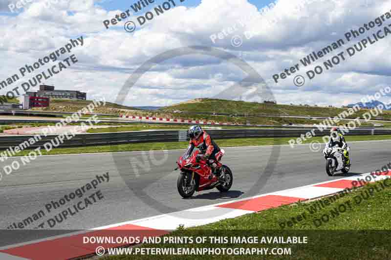 cadwell no limits trackday;cadwell park;cadwell park photographs;cadwell trackday photographs;enduro digital images;event digital images;eventdigitalimages;navarra;no limits trackdays;peter wileman photography;racing digital images;trackday digital images;trackday photos